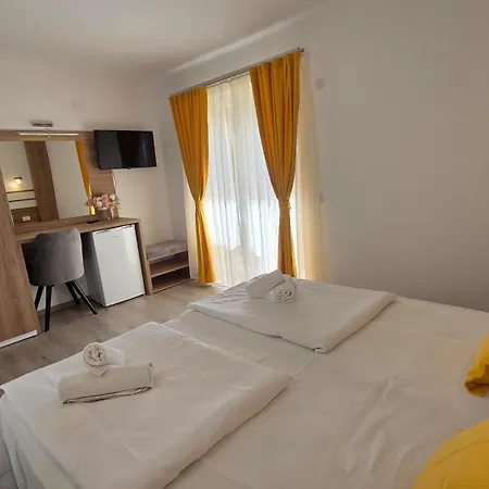 Picioski Guest house Pestani